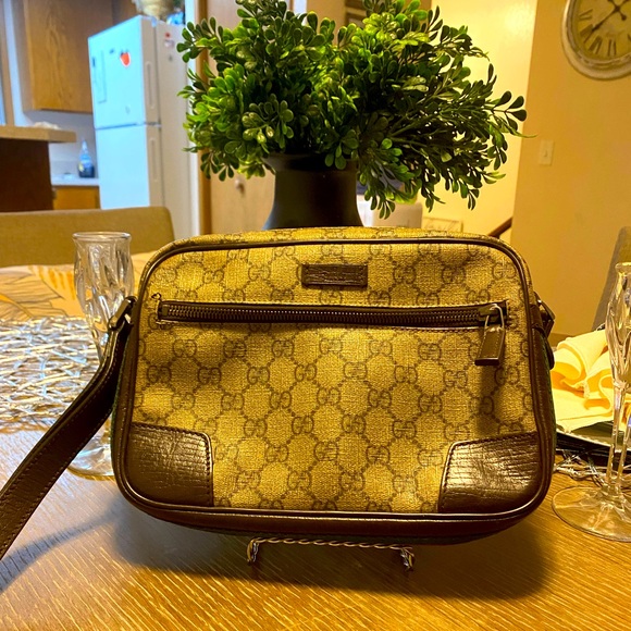Gucci clutch